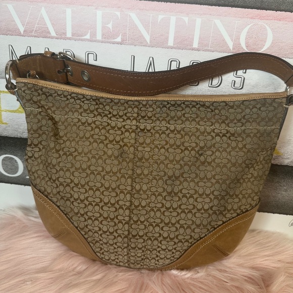 Coach 100% Authentic CC logo shoulder bag. Hobo - Picture 12 of 16